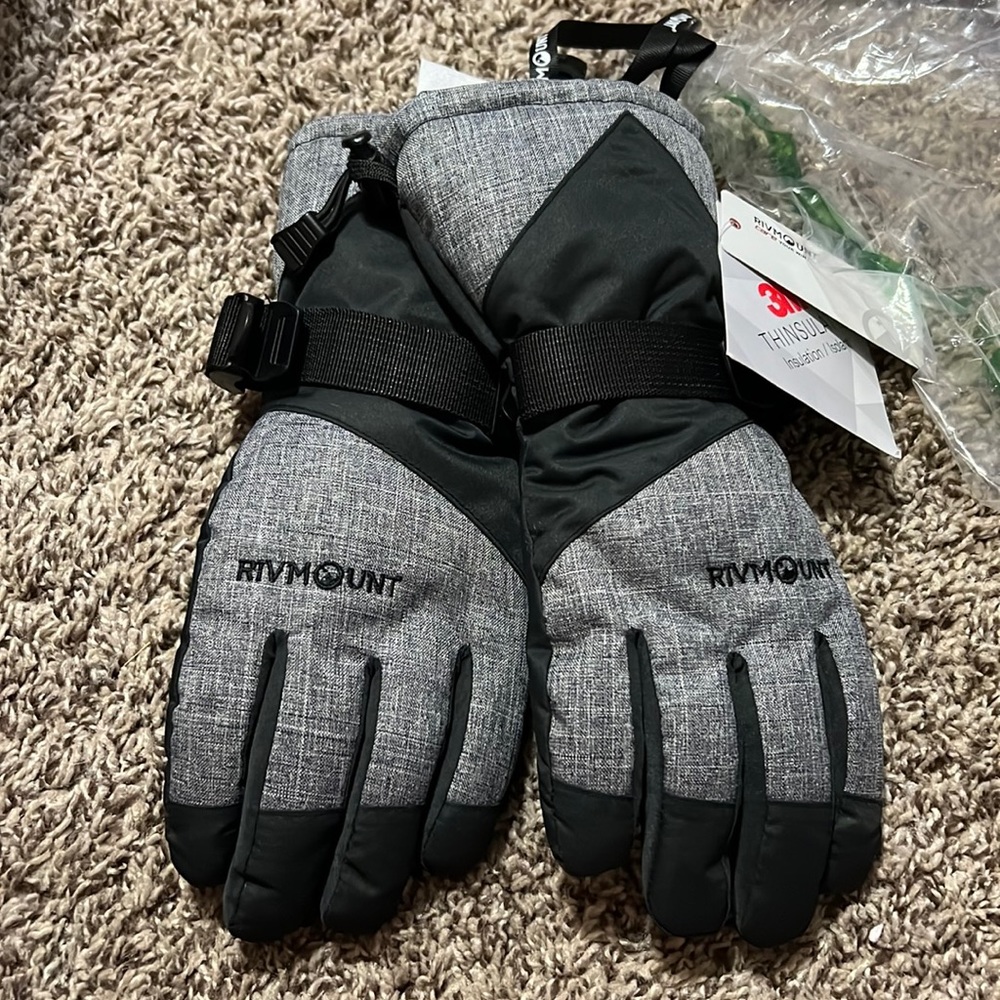 RIVMOUNT Insolulated gloves Size Small Brand New Black/Gray